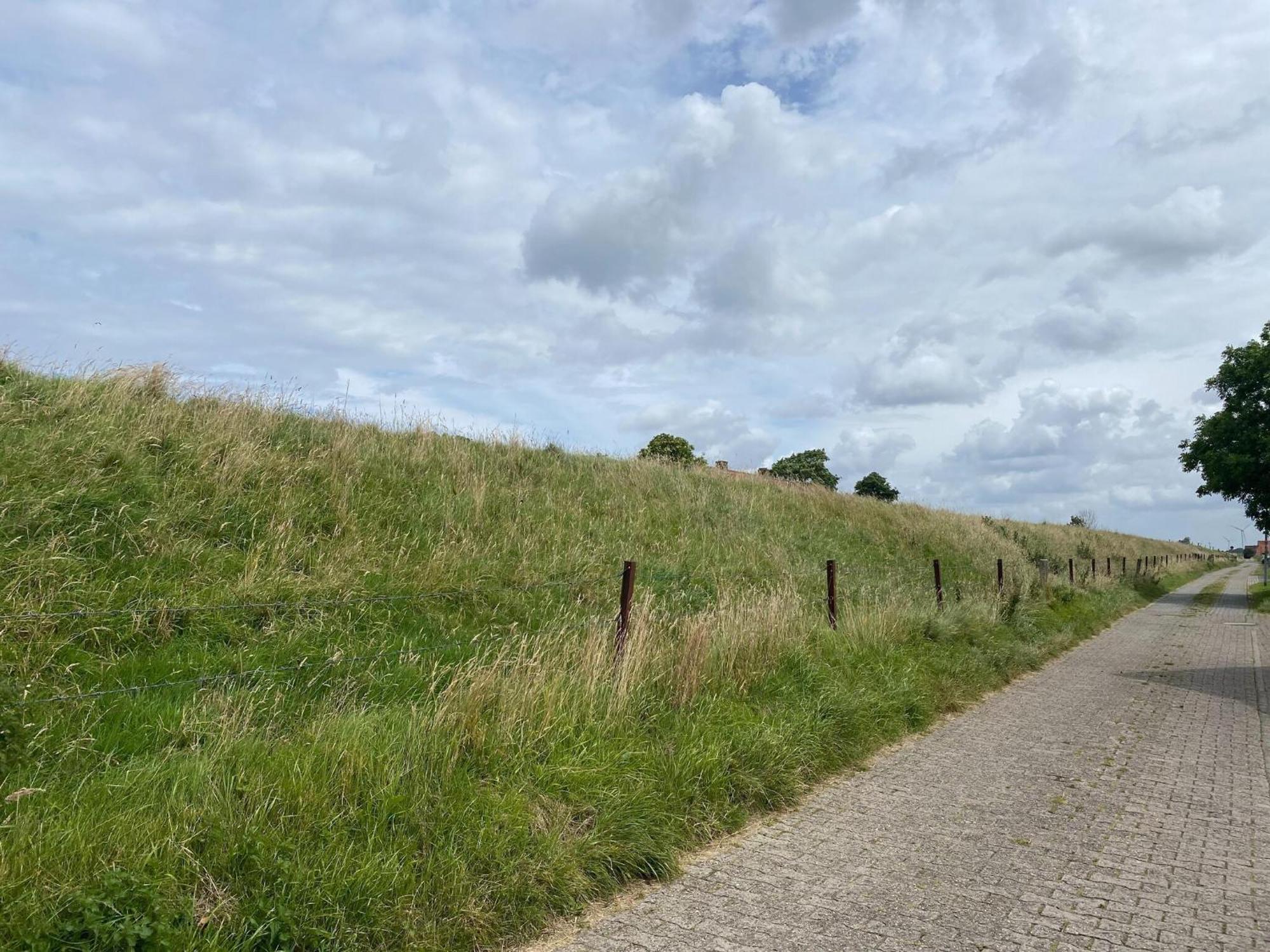 Spacious Apartments With Private Terrace Near The North Sea Dike Nessmersiel Luaran gambar