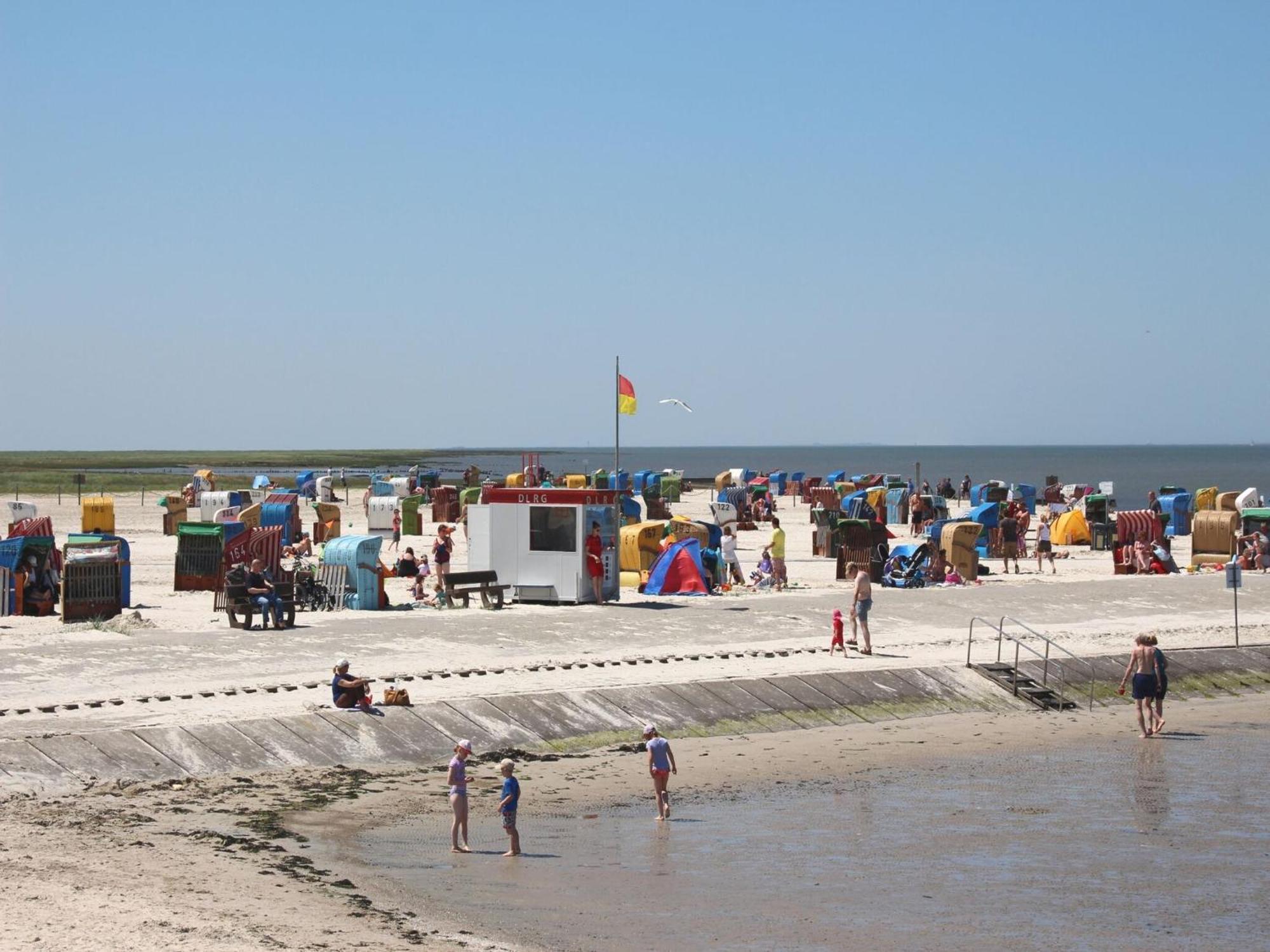 Spacious Apartments With Private Terrace Near The North Sea Dike Nessmersiel Luaran gambar